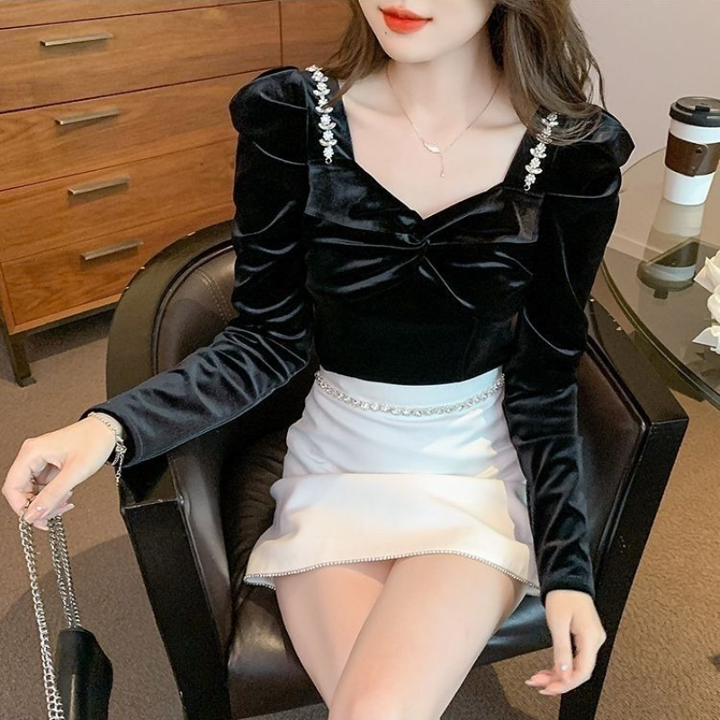 Slim Fit Velvet Women's Shirt  - Winter Clothing Trends For Women ulasan dan harga